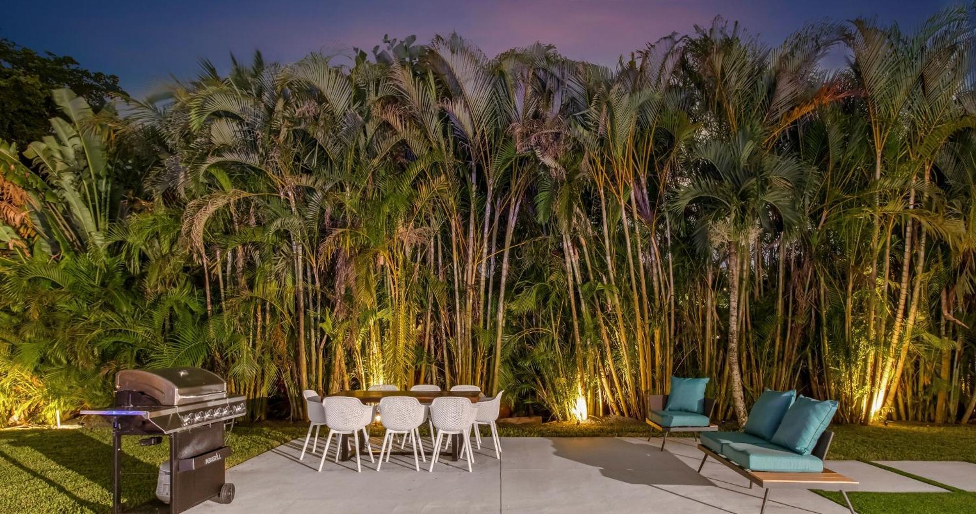 New Spectacular 6br Bliss - Pool - Spa & Pickell Villa Miami